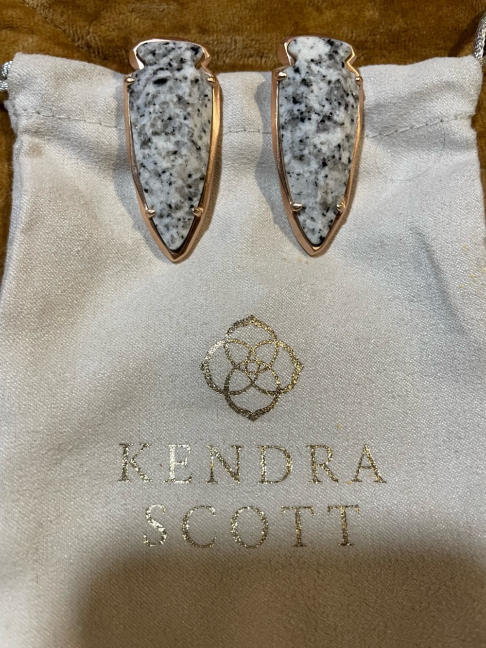 Kendra Scott Kathryn Gray Granite Arrowhead Earrings with Rose Gold Trim